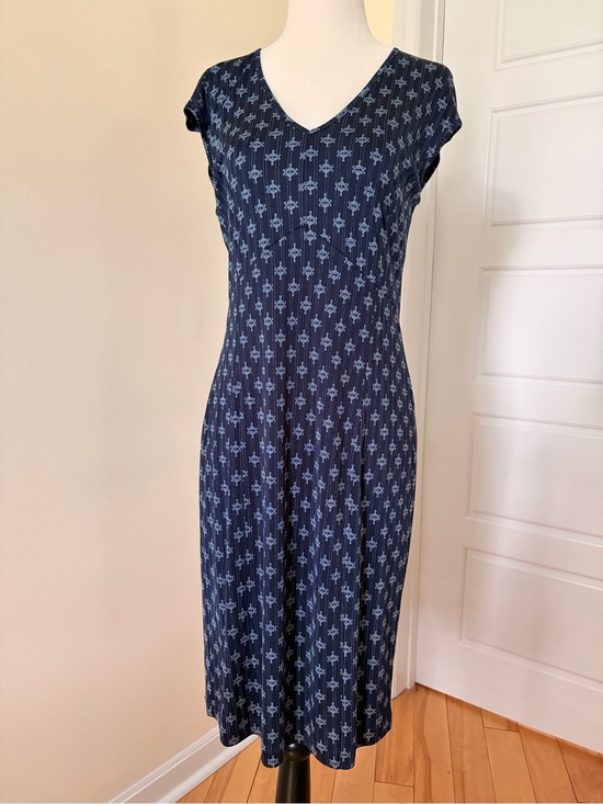 Tory Burch Dresses & Skirts - Tory Burch Slinky Navy Midi Dress with Cap Sleeves